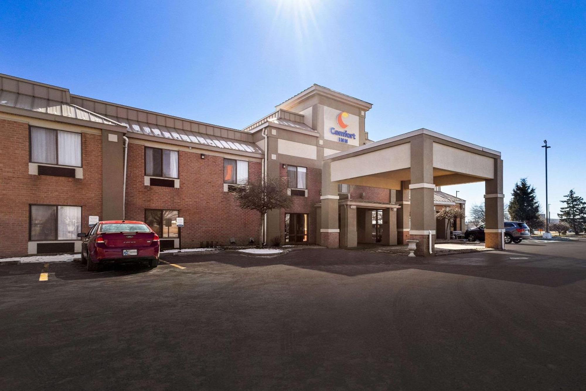 Comfort Inn Huntington Near University Exterior foto