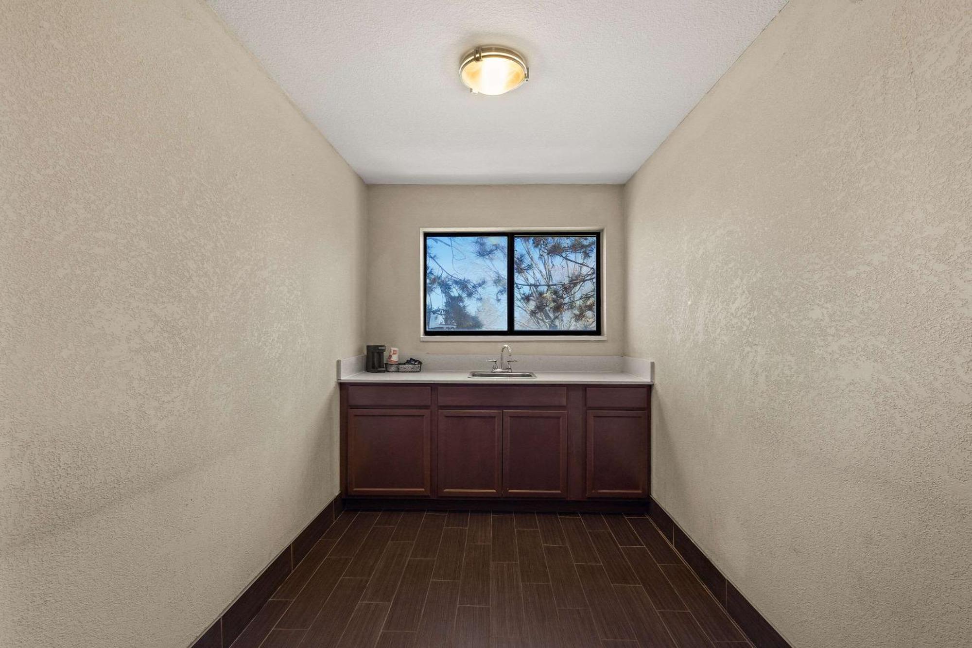 Comfort Inn Huntington Near University Exterior foto